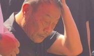 杨议辟谣父亲“累死”，称去世是解脱，曲协发公函，花篮钱几十万