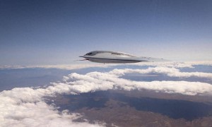 美军B21真能无视中国防空？自由轰炸的幻想背后藏着这些软肋
