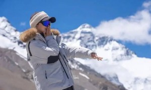 吴京发文再次向妻子谢楠求婚：我就当你答应了